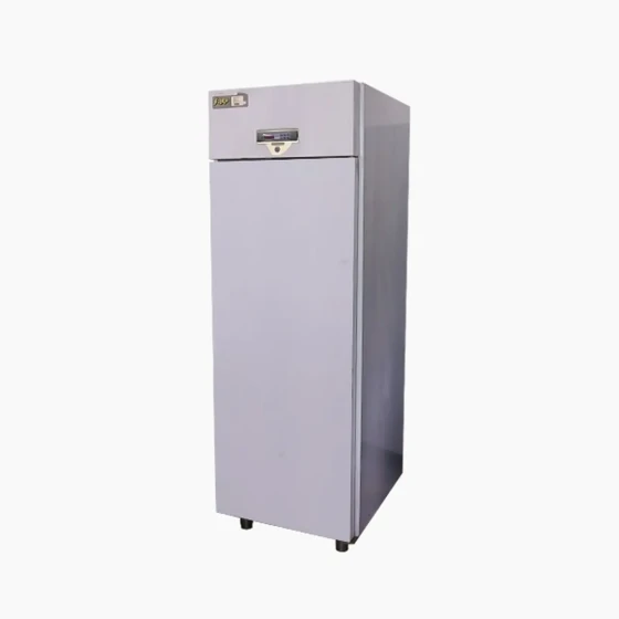 UPRIGHT SINGLE DOOR CHILLER