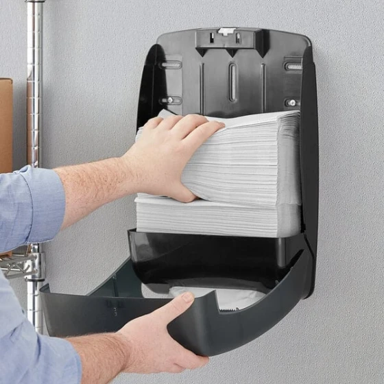 Tork Universal White Multi-Fold Paper Towel H2 - 4,000/Case