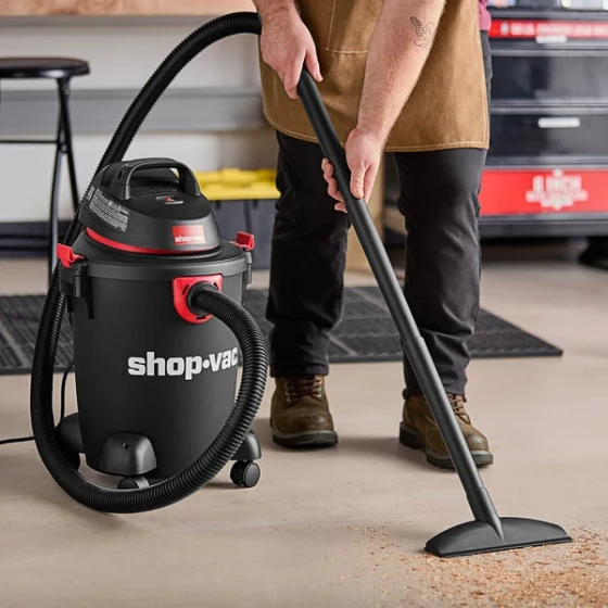 Shop-Vac 5985005 6 Gallon 3 1/2 Peak HP Wet / Dry Vacuum with Tool Kit