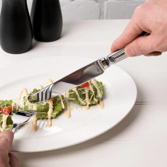 Libbey 578 5512 Fairfield 9 7/8" 18/0 Stainless Steel Heavy Weight Dinner Knife with Bolster - 36/Case