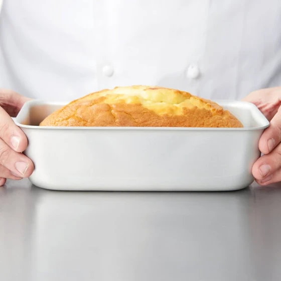 Vollrath 5433 Wear-Ever 3 lb. Seamless Anodized Aluminum Bread Loaf Pan - 8 1/2 inch x 4 1/4 inch x 3 1/8 inch
