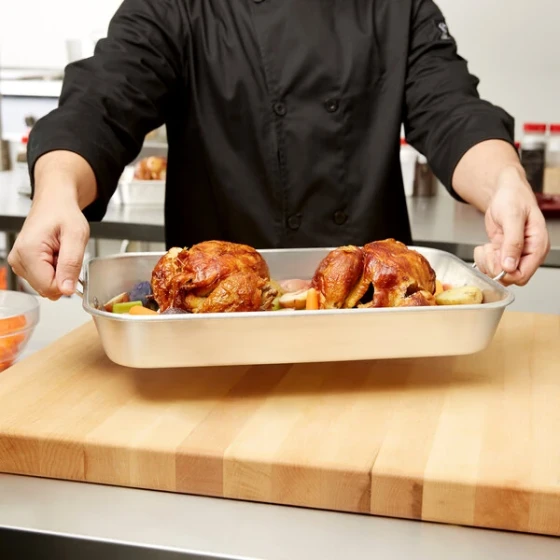 Vollrath 68080 Wear-Ever 7.5 Qt. Aluminum Baking and Roasting Pan with Handles - 17 5/8" x 11 3/4" x 2 3/8"