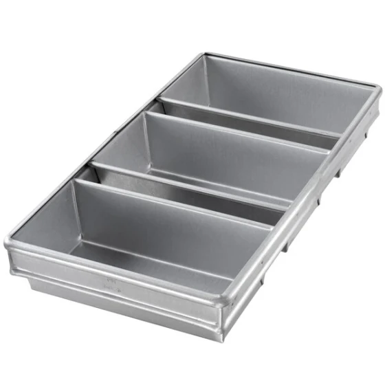 Chicago Metallic 44235 1 lb. 3-Strap Glazed Aluminized Steel Bread Loaf Pan - 8 1/2 inch x 4 1/2 inch x 2 3/4 inch
