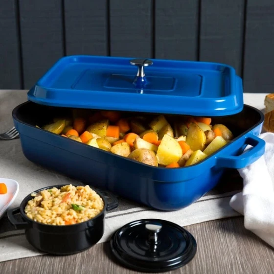 GET Heiss 5 Qt. Cobalt Blue Enamel Coated Cast Aluminum Roasting Pan with Lid - 12 7/8" x 10 7/8" x 2 3/4" CA-010-CB/BK/CC
