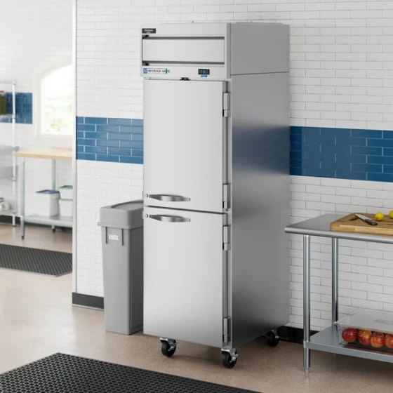Beverage-Air HF1HC-1HS Horizon Series 26" Top Mounted Half Solid Door Reach-In Freezer
