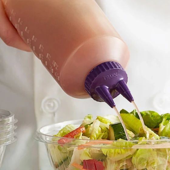 Vollrath 2224-1354 Traex® Color-Mate™ 24 oz. Clear Twin Tip™ Standard Squeeze Bottle with Purple Cap