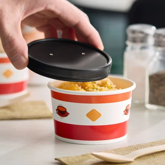 Choice 8 oz. Double Poly-Coated Paper Soup / Hot Food Cup with Vented Paper Lid - 25/Pack