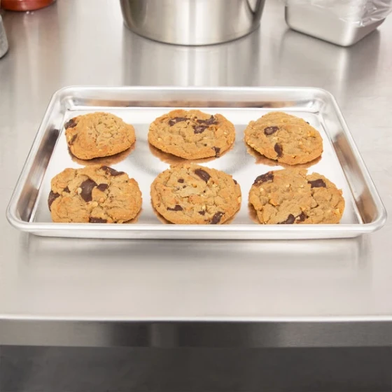 Vollrath Wear-Ever Quarter Size 16 Gauge 9 1/2 inch x 13 inch Curled Rim Aluminum Bun / Sheet Pan 5220 - 12/Case