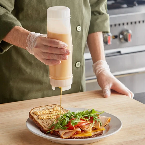 San Jamar EZ-KLEEN® 24 oz. Sauce Bottle with Medium Valve 857324M