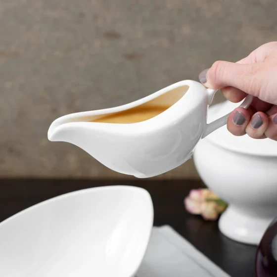 10 Strawberry Street WTR-GRVYBOAT Whittier 2 oz. White Porcelain Gravy Boat - 12/Case
