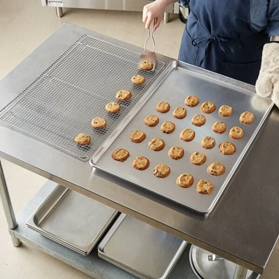 Choice Full Size 19 Gauge 18 inch x 26 inch Wire in Rim Aluminum Bun Pans / Sheet Pans - 12/Case