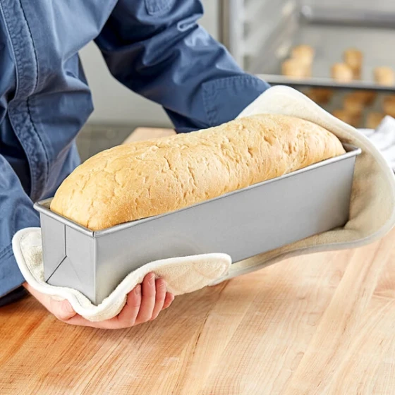 Chicago Metallic 44650 2 lb. Glazed Aluminized Steel Pullman Bread Loaf Pan - 16 5/8 inch x 4 5/8 inch x 4 inch