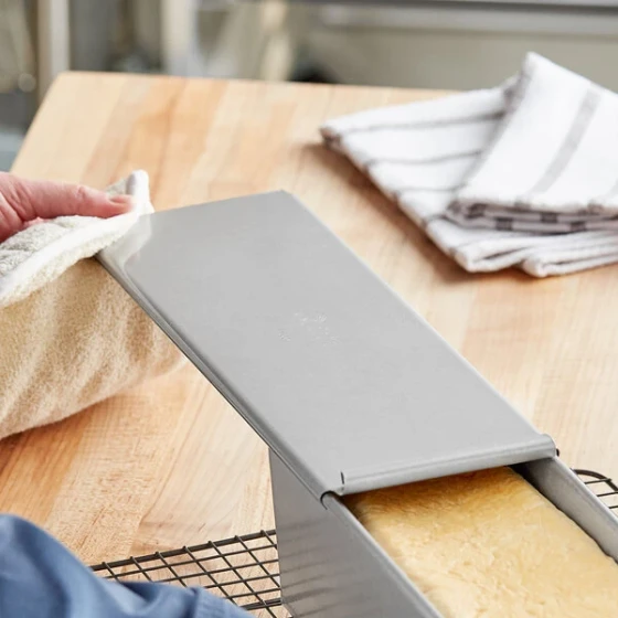 Chicago Metallic 44660 Glazed Aluminized Steel Single Pullman Pan Sliding Cover - 13 inch x 4 inch