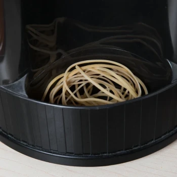 Universal UNV00116 2 1/2" x 1/16" Beige #16 Rubber Band, 1 lb. - 1,900/Bag