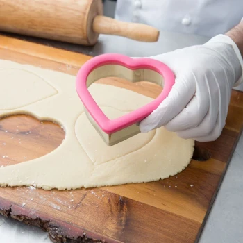 Wilton 191005244 Comfort Grip 4 5/8" Metal Heart Cookie Cutter