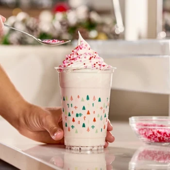 Choice 16 oz. Modern Holiday PET Plastic Cold Cup - 1,000/Case