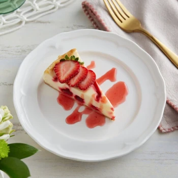 Acopa Condesa 8" Pearl White Scalloped Wide Rim Porcelain Plate - Sample