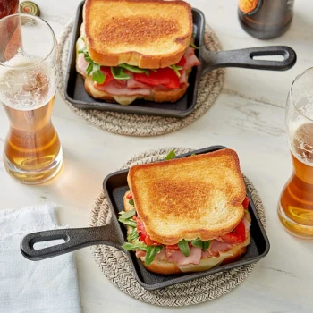 Valor 5" x 5" Pre-Seasoned Mini Cast Iron Square Skillet - 12/Case