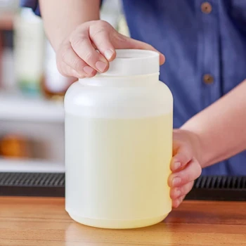 Choice 2 Qt. Backup Container with White Cap