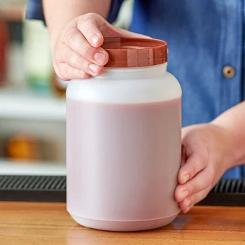 Choice 2 Qt. Backup Container with Brown Cap