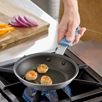Vigor A3000 Series 7" Aluminum Fry Pan with Non-Stick QuanTanium® Coating and Silicone Grip