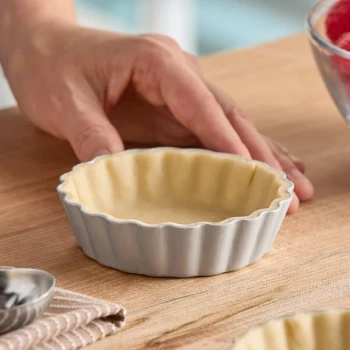 Fat Daddio's PFT-375 ProSeries 3 3/4" x 1" Round Anodized Aluminum Fluted Tartlet / Quiche Pan with Removable Bottom