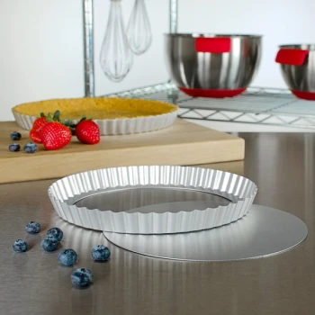 Fat Daddio's PFT-95 ProSeries 9 1/2" x 1" Round Anodized Aluminum Fluted Tart / Quiche Pan with Removable Bottom