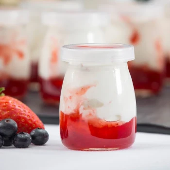 TableCraft SGJ6 6 oz. Glass Single Serve Jar with Plastic Lid - 12/Pack