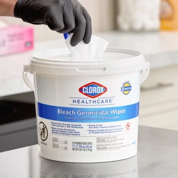 Clorox Healthcare CLO30358CT 110-Count Bleach Germicidal Wipes - 2/Case
