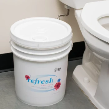 Noble 5 Gallon / 640 oz. Refresh Concentrated Deodorizing Fluid