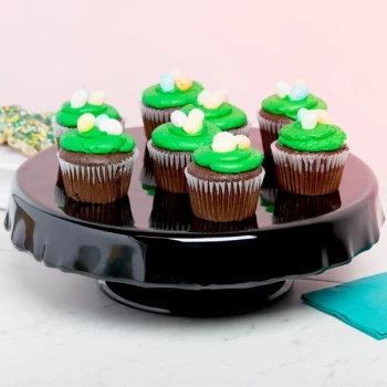 Elite Global Solutions MCP13KT On a Pedestal 12 1/2" x 4" Black Ruffled Edge Melamine Cake Stand