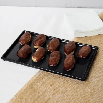TableCraft CW2115BK 10 1/2" x 6 1/2" x 3/8" Black Cast Aluminum Fourth Size Rectangular Cooling Platter