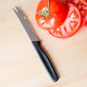 Victorinox 6.7863 4 1/4" Serrated Edge Tomato Knife with Black Polypropylene Handle