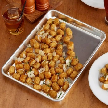 Choice Quarter Size 9 1/2 inch x 13 inch 19 Gauge Wire in Rim Aluminum Bun / Sheet Pan - 12/Case