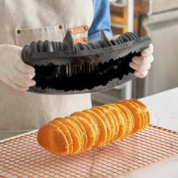Pavoni Pavocake Sequoia Silicone Baking Mold KE066S - 9 13/16 inch x 3 5/8 inch x 2 15/16 inch Compartment