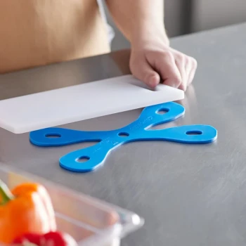 Mercer Culinary M18932 Bar Buddyz™ 8 7/8" x 5 1/8" Blue Non-Slip Cutting Board Grip