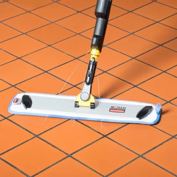 Rubbermaid® HYGEN™ 1835528 Pulse 18" Spray Mop Kit