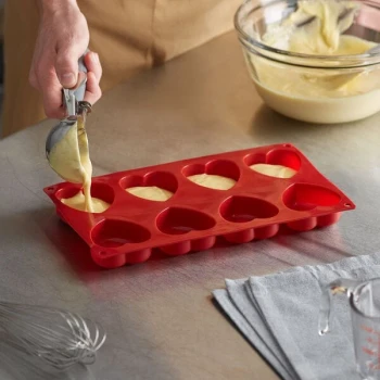 Thunder Group Red Silicone 8 Compartment Heart Mold