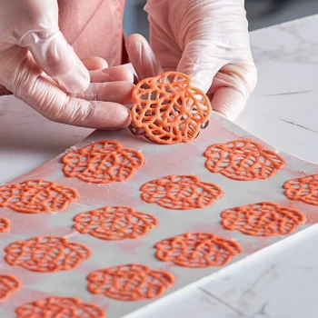 Pavoni Pavodecor 15 Compartment Leaves Silicone Baking Mold PR002S - 1 15/16 inch x 1/16 inch Cavities