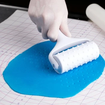 Wilton 191000305 Fondant / Gum Paste Embosser Set with Dot Pattern Roller