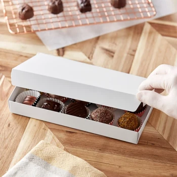 Simplex 9 1/4" x 5 1/2" x 1 1/8" 1-Piece 1 lb. White Candy Box - 250/Case