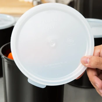 Cambro 1.5 Qt. and 2.7 Qt. White Round Polyethylene Crock Lid