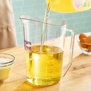 Cambro 400MCCW441 Camwear® 4 Qt. Purple Allergen-Free Polycarbonate Measuring Cup