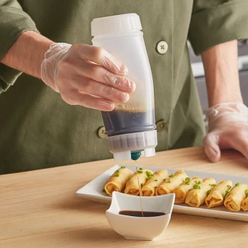 San Jamar EZ-KLEEN® 16 oz. Sauce Bottle with Small Valve 857316S