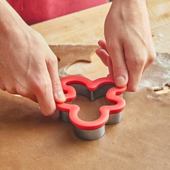 Wilton Comfort Grip 4 1/2" Metal Gingerbread Man Cookie Cutter 191005238