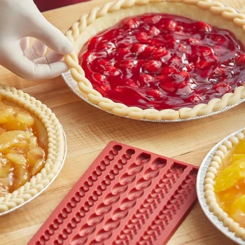 Wilton 10 1/2 inch x 5 inch 6-Compartment Pie Crust Silicone Mold 191001433