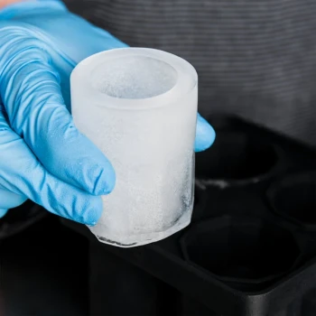 TableCraft BSST Black Silicone 4 Compartment 1 oz. Round Shot Glass Ice Mold with Lid