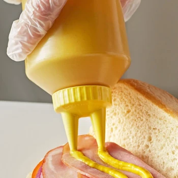 Vollrath 2224-1308 Traex® Color-Mate™ 24 oz. Clear Twin Tip™ Standard Squeeze Bottle with Yellow Cap