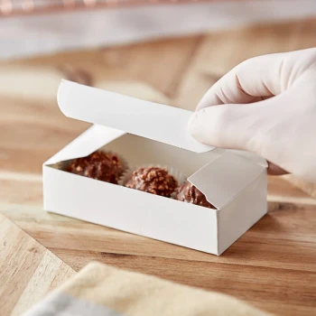 Baker's Lane 1/4 lb. White 1-Piece Auto-Popup Candy Box - 250/Case
