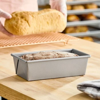 Baker's Lane 3/4 lb. Glazed Aluminized Steel Bread Loaf Pan - 8 inch x 4 inch x 2 1/2 inch
